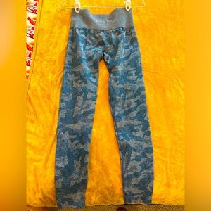 NVGTN Slate Blue Camo Seamless Leggings - Small